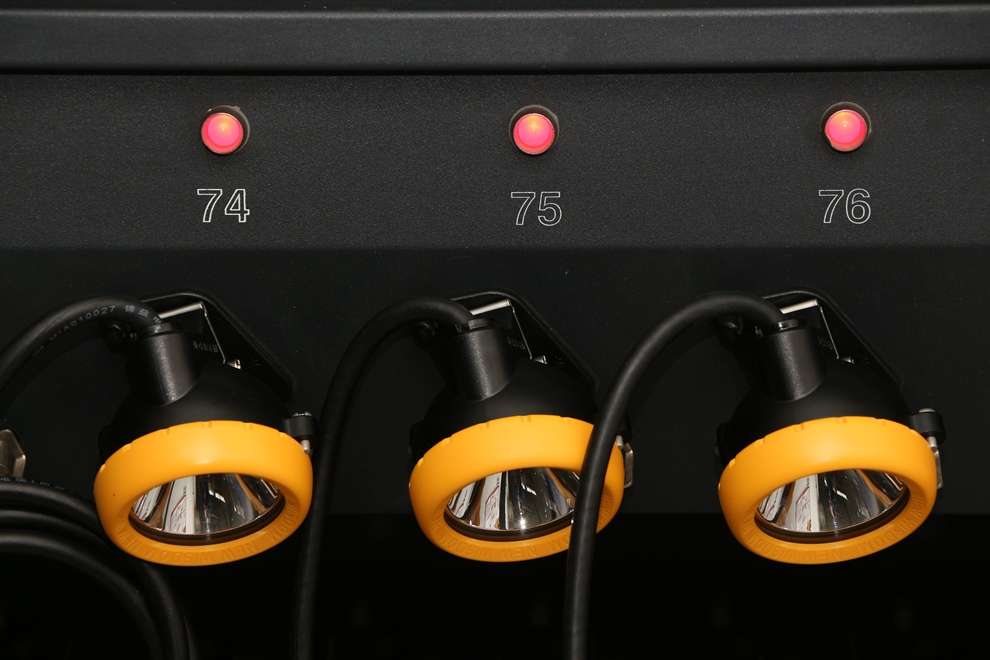 Cargador Multiple NWCR-102A 3