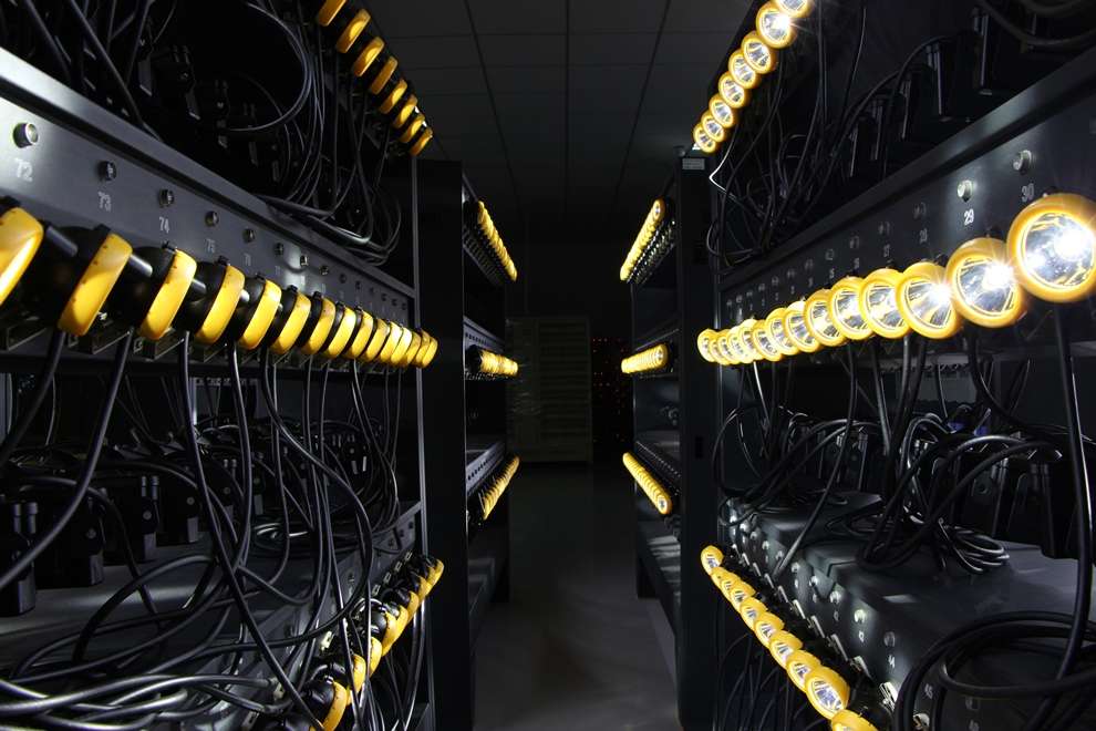 Cargador Multiple NWCR-102A 2